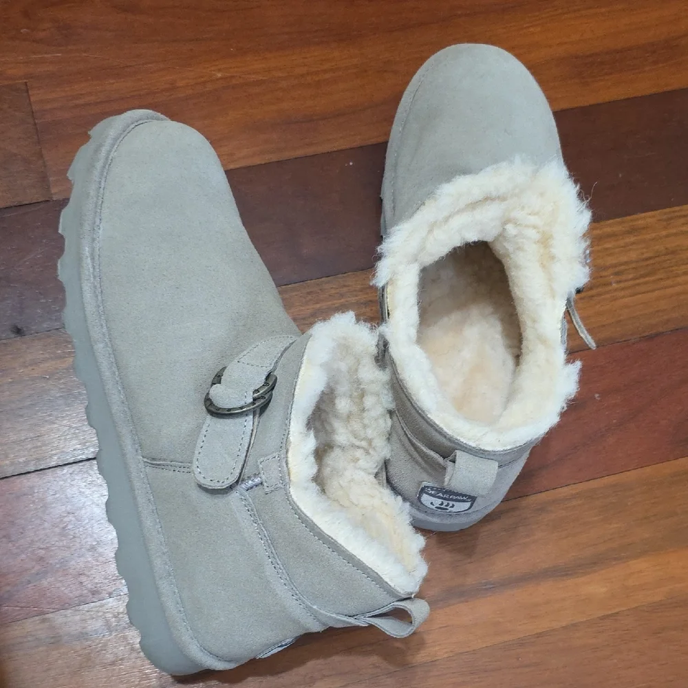BearPaw Tan Ankle Boots with Cream Lining - Picture 4 of 4